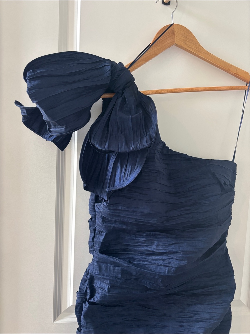 Bow Detail One-Shoulder Ruched Satin Gown - Picture 6 of 7